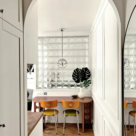 Eiffel Tower 6-min Walk Charming 3 Sleeper