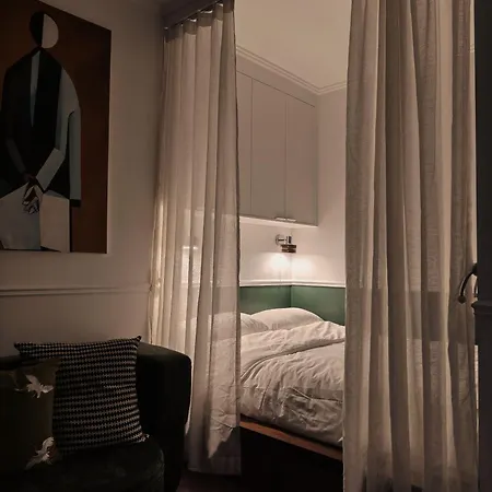 Lägenhet Eiffel Tower 6-min Walk Charming 3 Sleeper