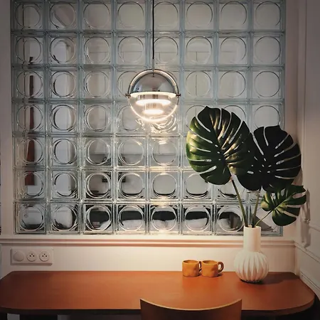 Lägenhet Eiffel Tower 6-min Walk Charming 3 Sleeper Paris