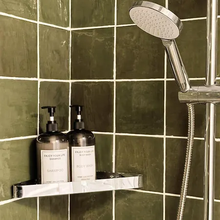 Lägenhet Eiffel Tower 6-min Walk Charming 3 Sleeper Paris