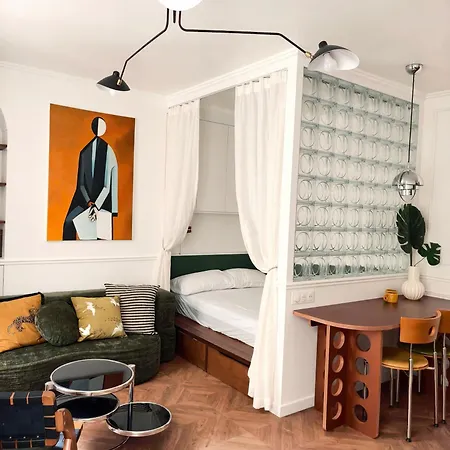 Lägenhet Eiffel Tower 6-min Walk Charming 3 Sleeper Paris