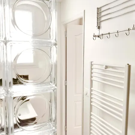 Eiffel Tower 6-min Walk Charming 3 Sleeper Lejlighed Paris