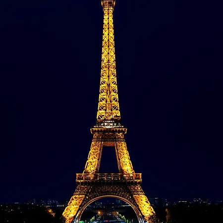 Lägenhet Eiffel Tower 6-min Walk Charming 3 Sleeper