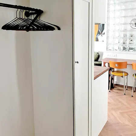 Lejlighed Eiffel Tower 6-min Walk Charming 3 Sleeper Paris