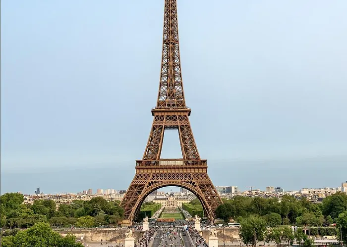 Διαμέρισμα Eiffel Tower 6-min Walk Charming 3 Sleeper *