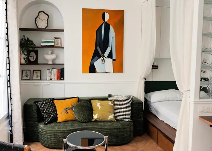 Eiffel Tower 6-min Walk Charming 3 Sleeper Paris