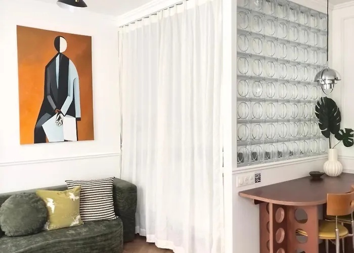 Daire Eiffel Tower 6-min Walk Charming 3 Sleeper