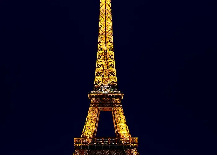 Διαμέρισμα Eiffel Tower 6-min Walk Charming 3 Sleeper