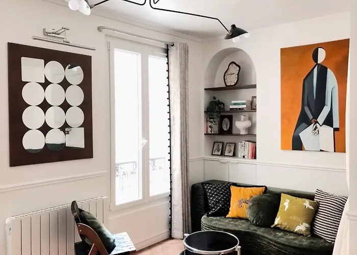 Eiffel Tower 6-min Walk Charming 3 Sleeper Apartman