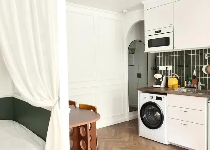 Apartman Eiffel Tower 6-min Walk Charming 3 Sleeper