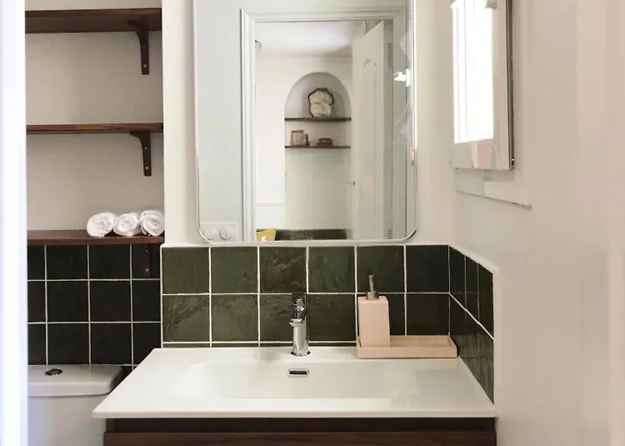 Eiffel Tower 6-min Walk Charming 3 Sleeper Apartman